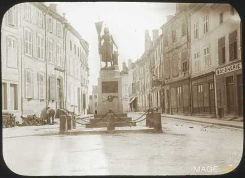 Statue de Jeanne d'Arc (Neufchâteau)